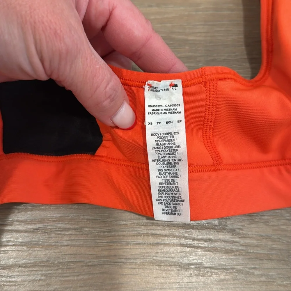 NIKE Chile Red Dri-Fit Swoosh Zip Front Sports Bra Medium Support Active Size XS